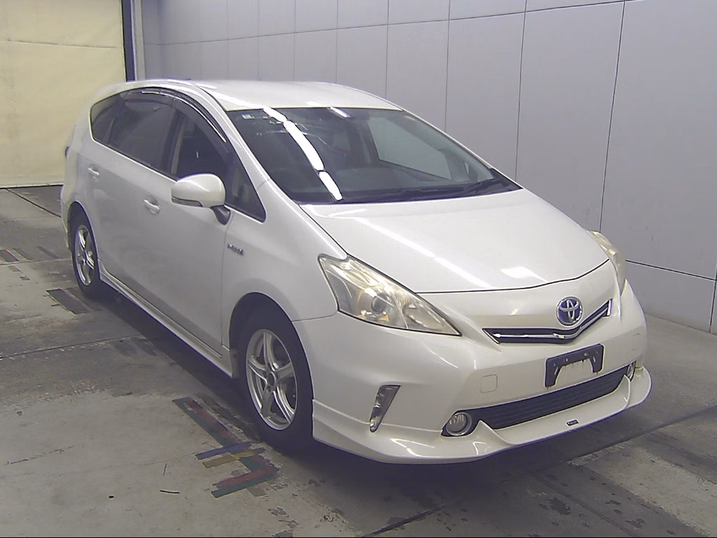 TOYOTA PRIUS ALPHA