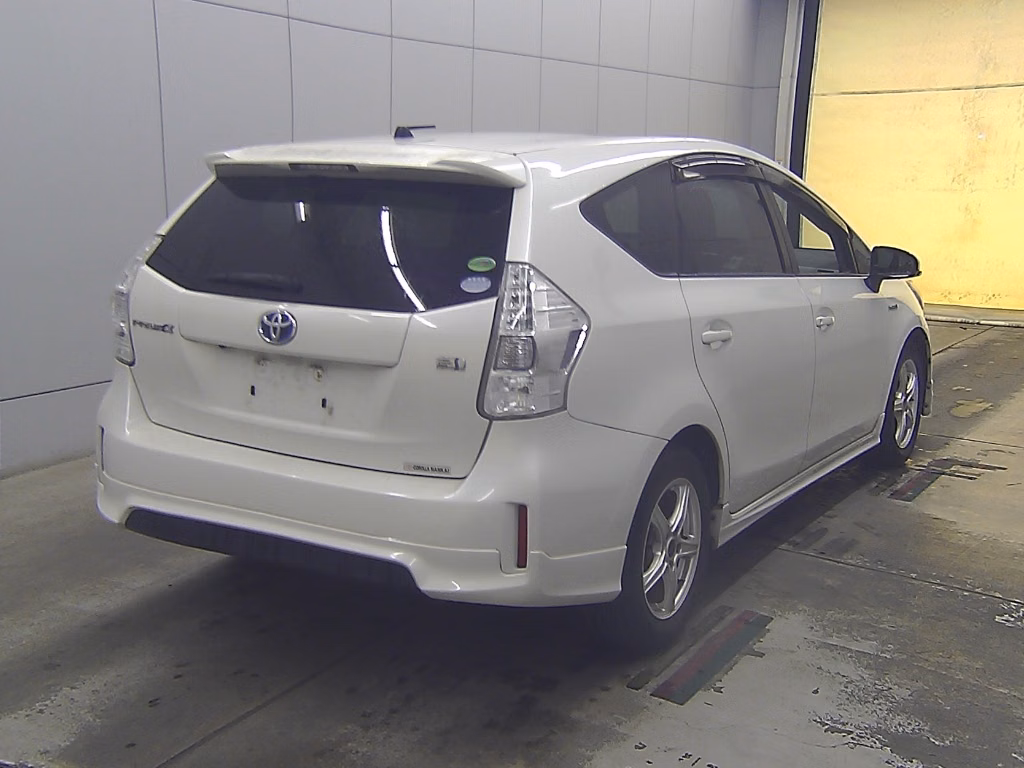 TOYOTA PRIUS ALPHA