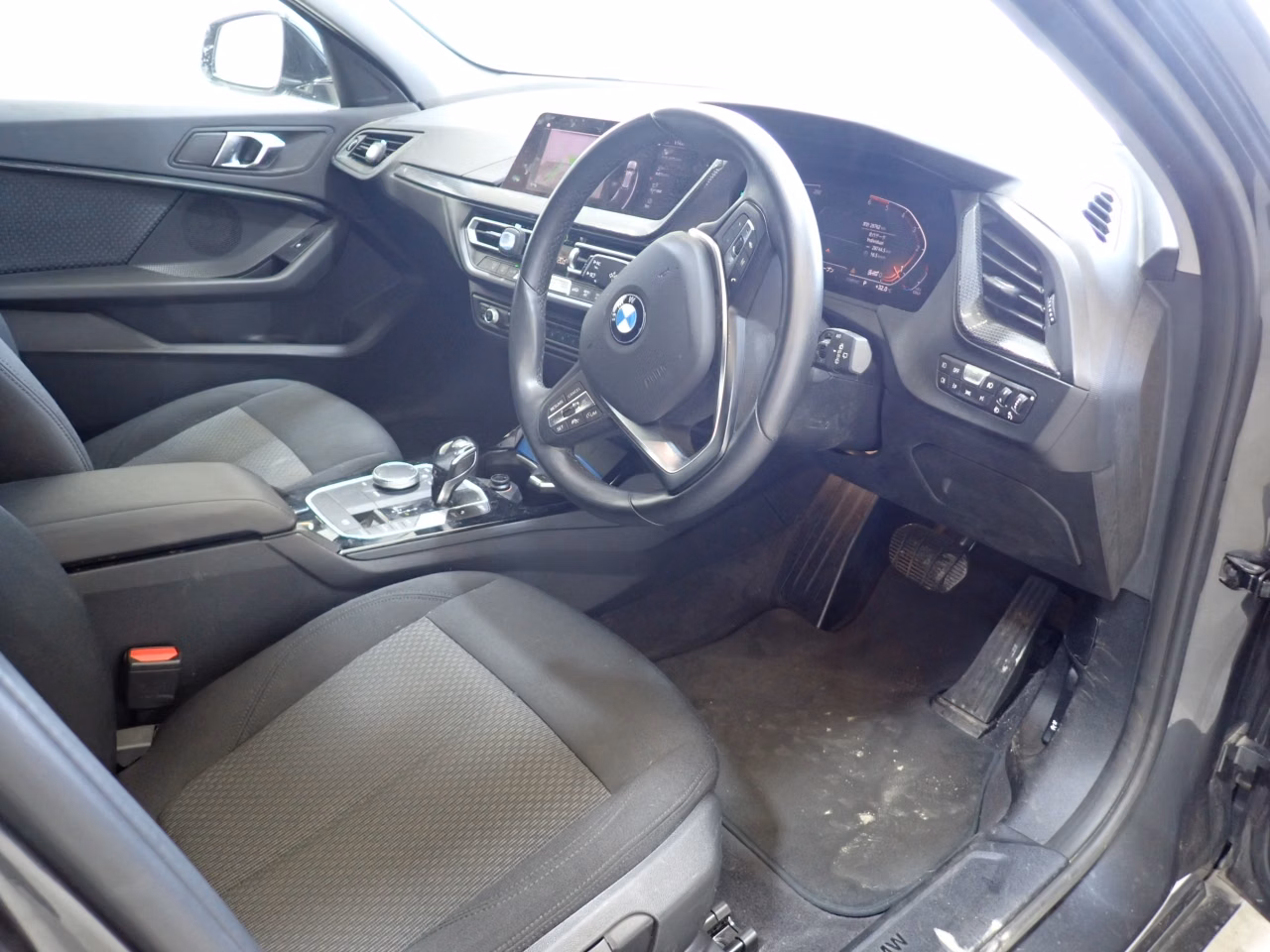BMW 1-SERIES