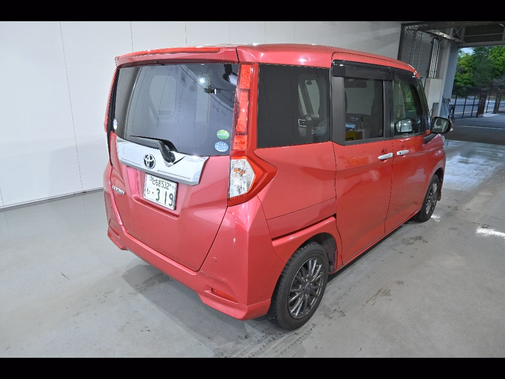TOYOTA ROOMY