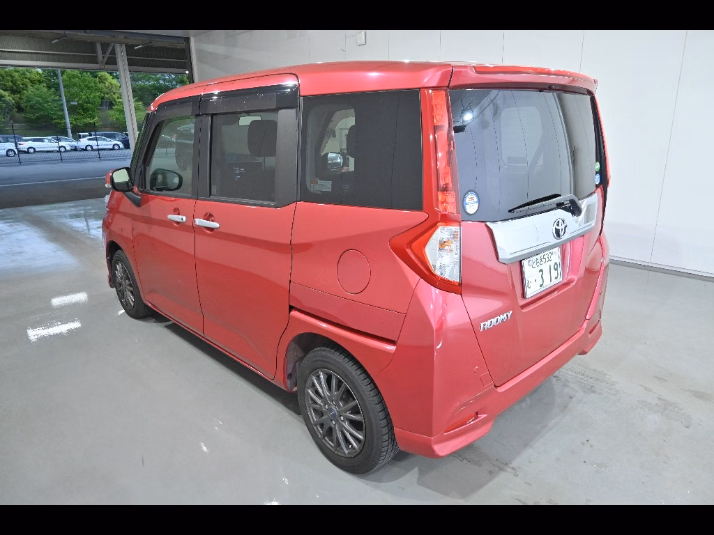 TOYOTA ROOMY