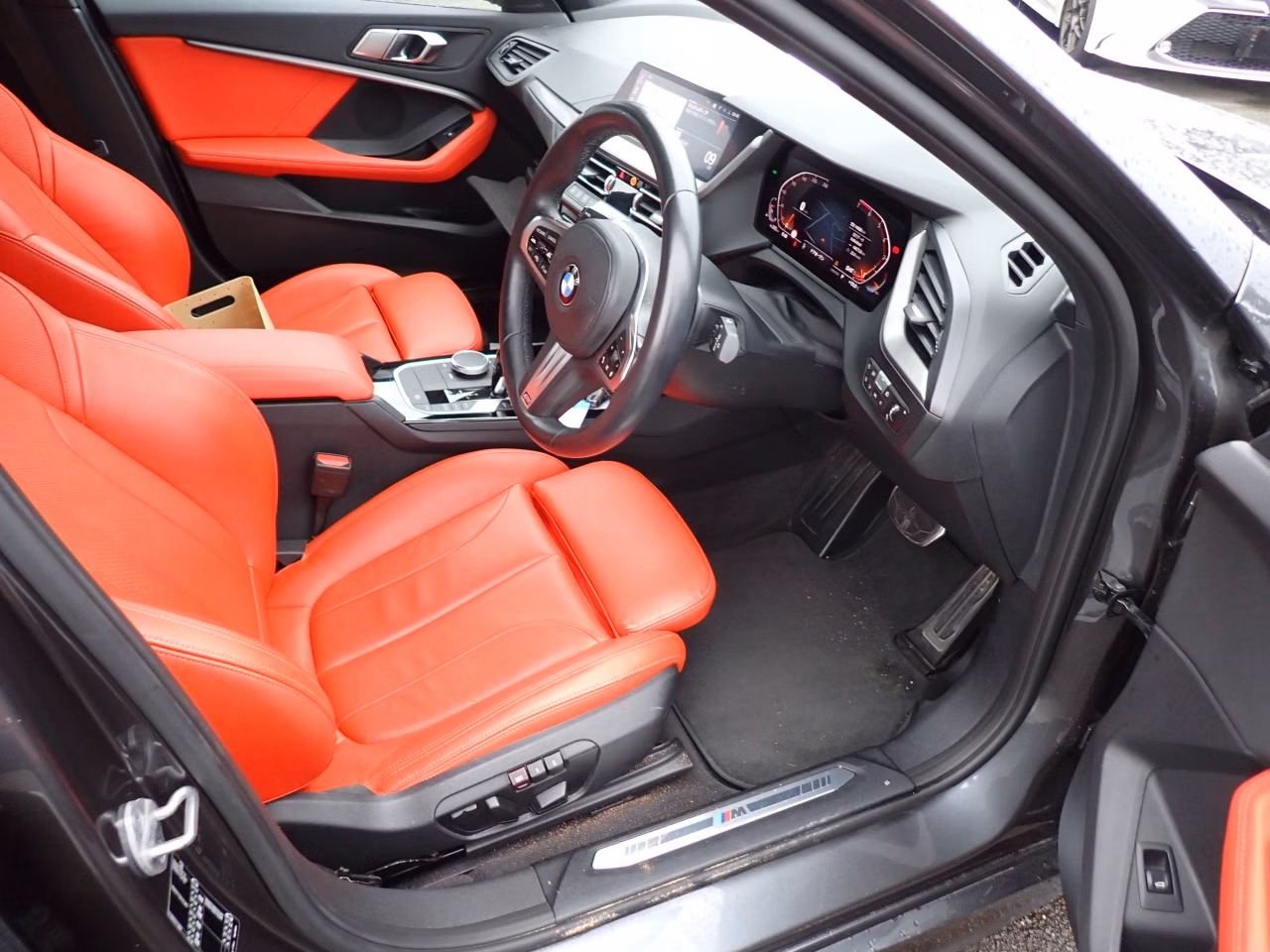 BMW 1-SERIES