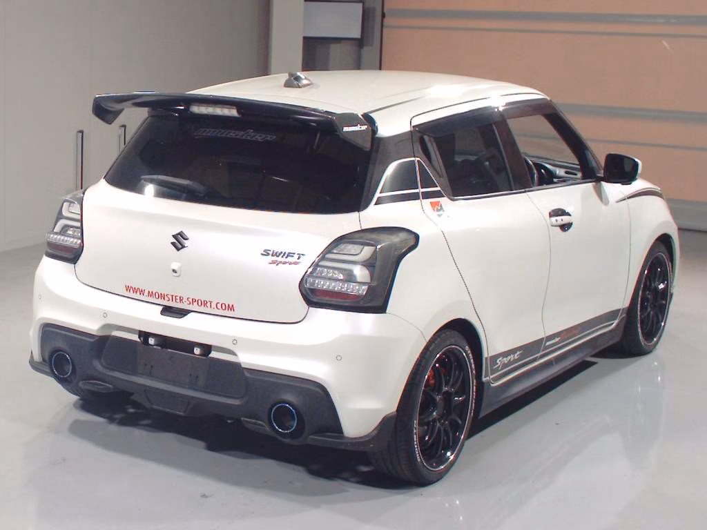 SUZUKI SWIFT