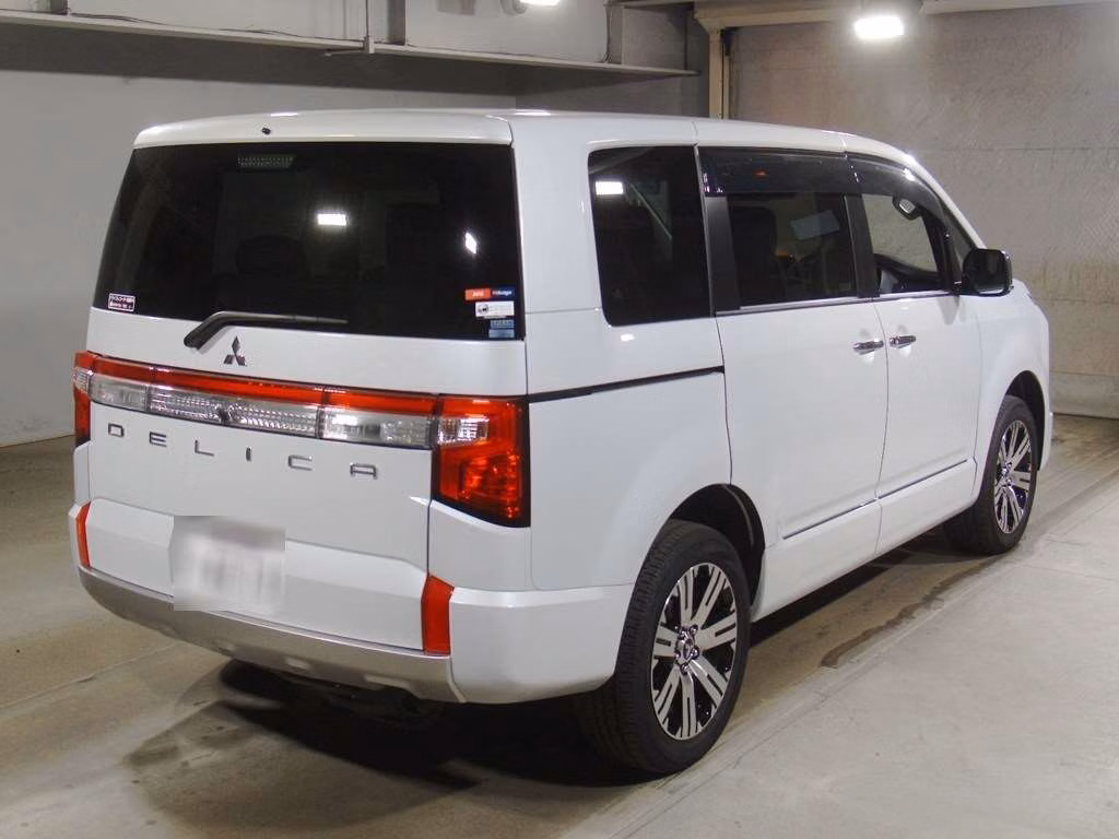 MITSUBISHI DELICA D:5