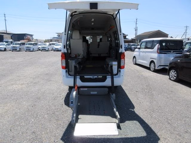 NISSAN NV350 CARAVAN