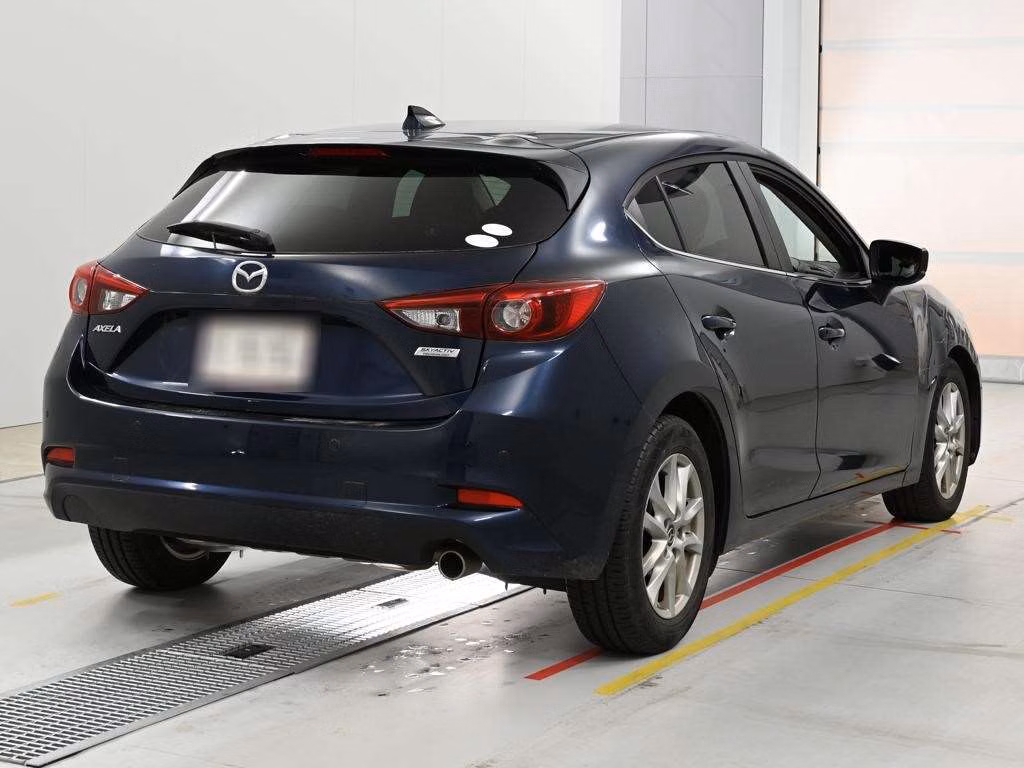 MAZDA AXELA