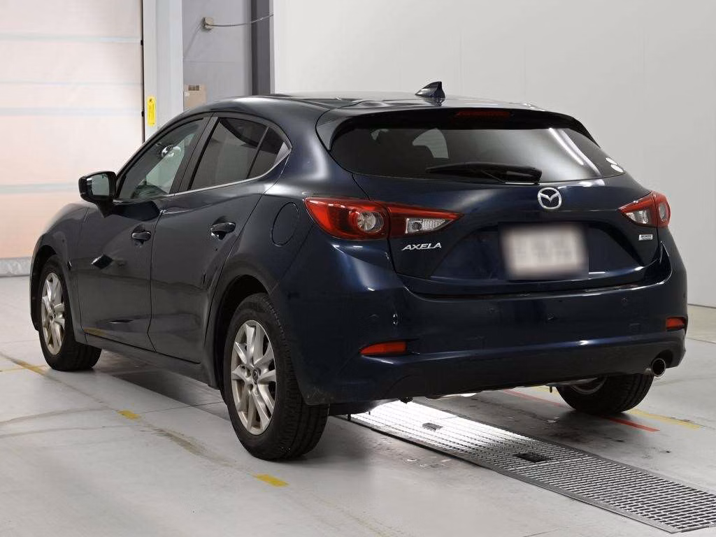 MAZDA AXELA