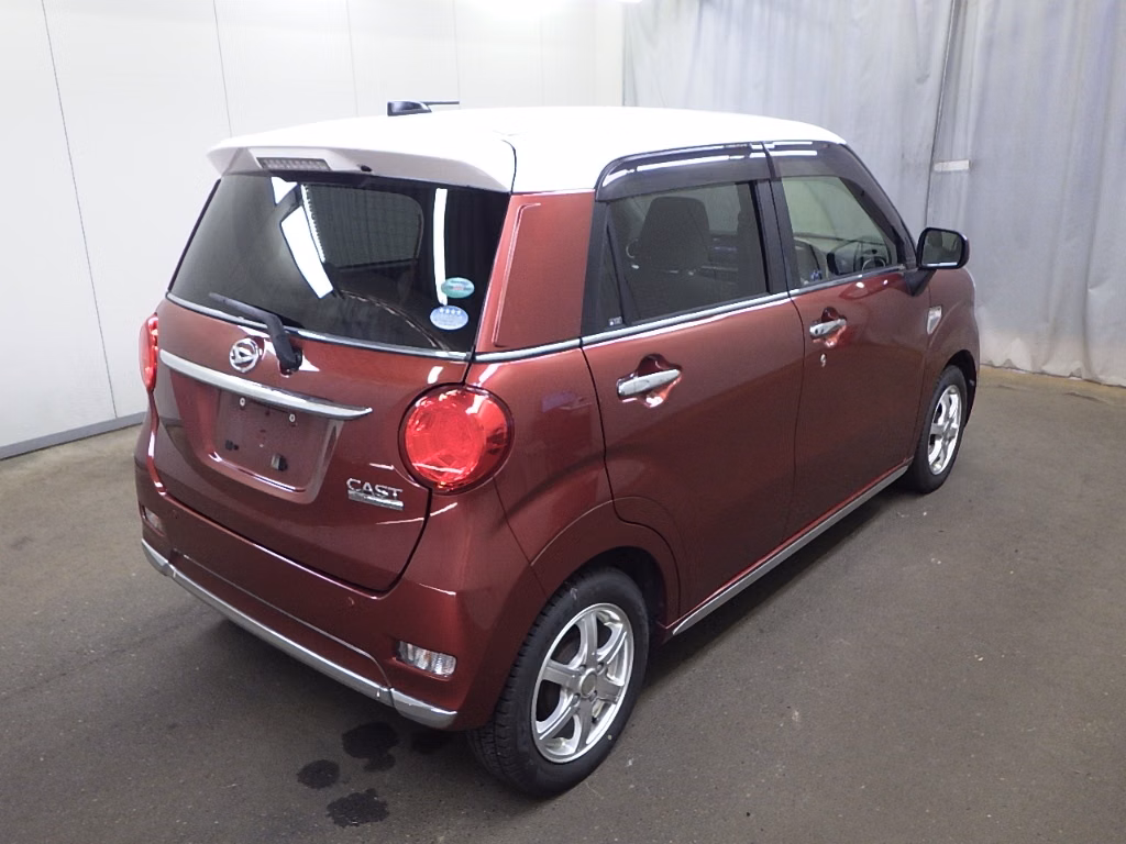 DAIHATSU CAST