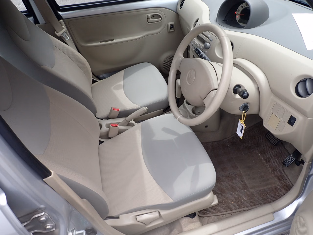 DAIHATSU ESSE