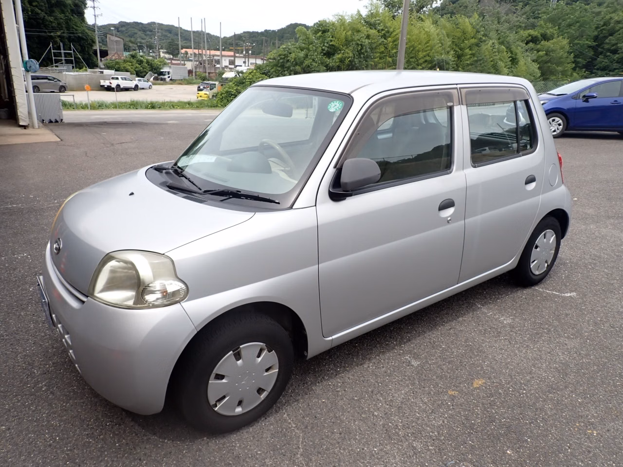 DAIHATSU ESSE