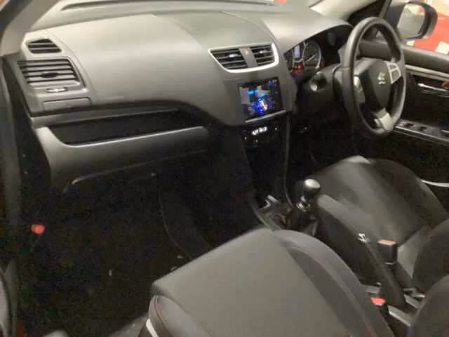 SUZUKI SWIFT