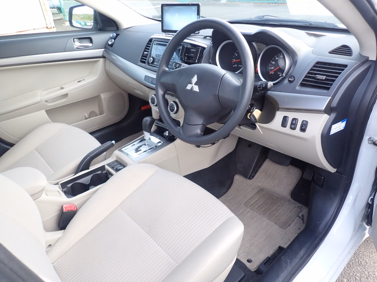 MITSUBISHI GALANT FORTIS