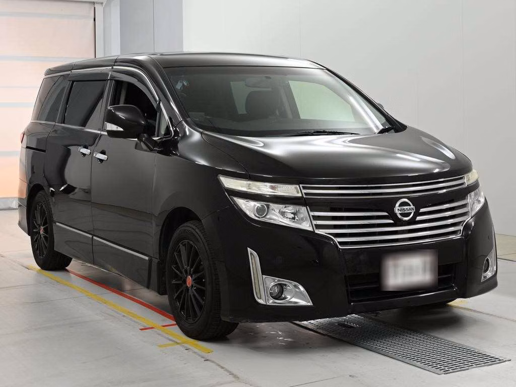 NISSAN ELGRAND