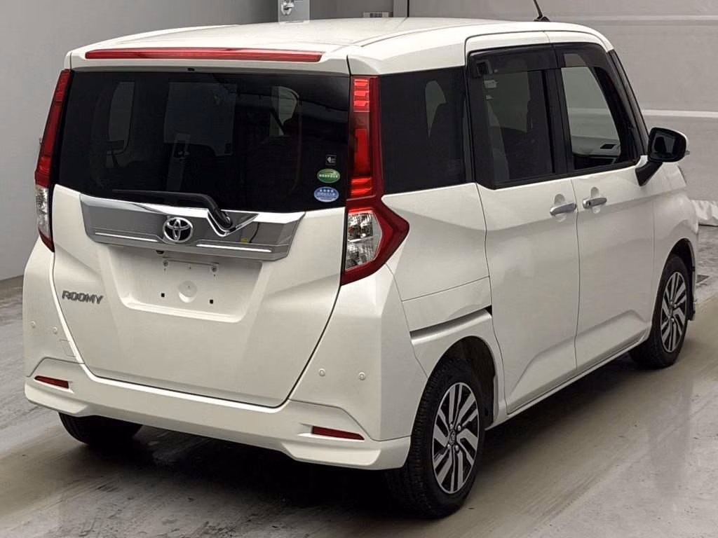 TOYOTA ROOMY