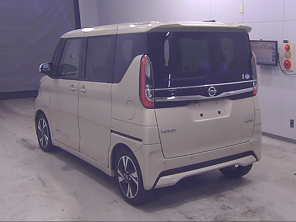 NISSAN ROOX
