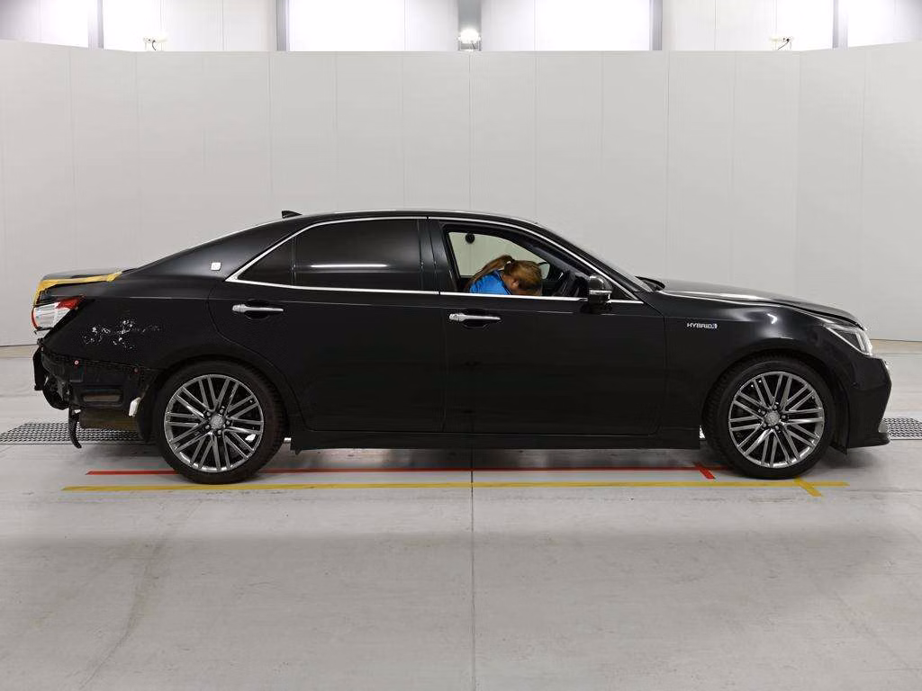 TOYOTA CROWN