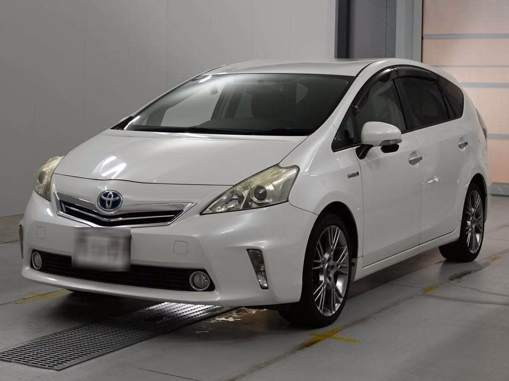 TOYOTA PRIUS ALPHA