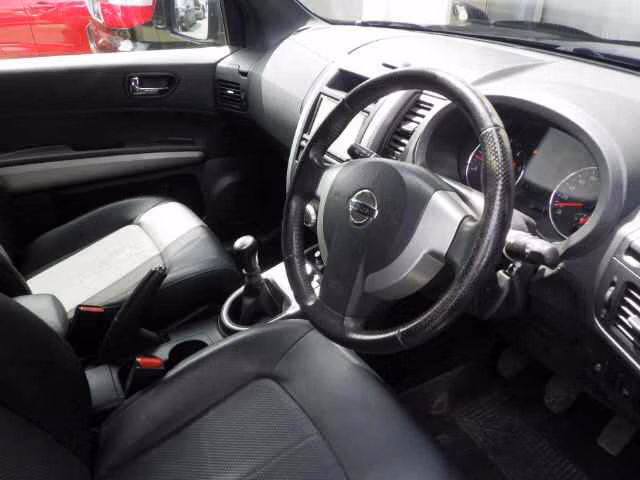 NISSAN X-TRAIL