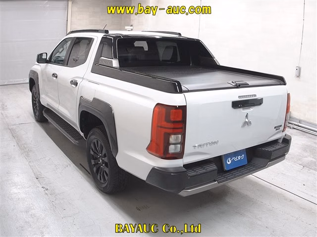 MITSUBISHI TRITON