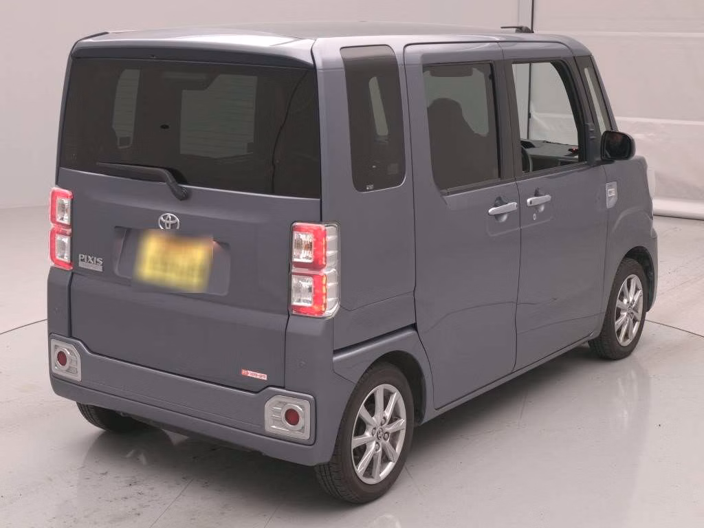 TOYOTA PIXIS MEGA