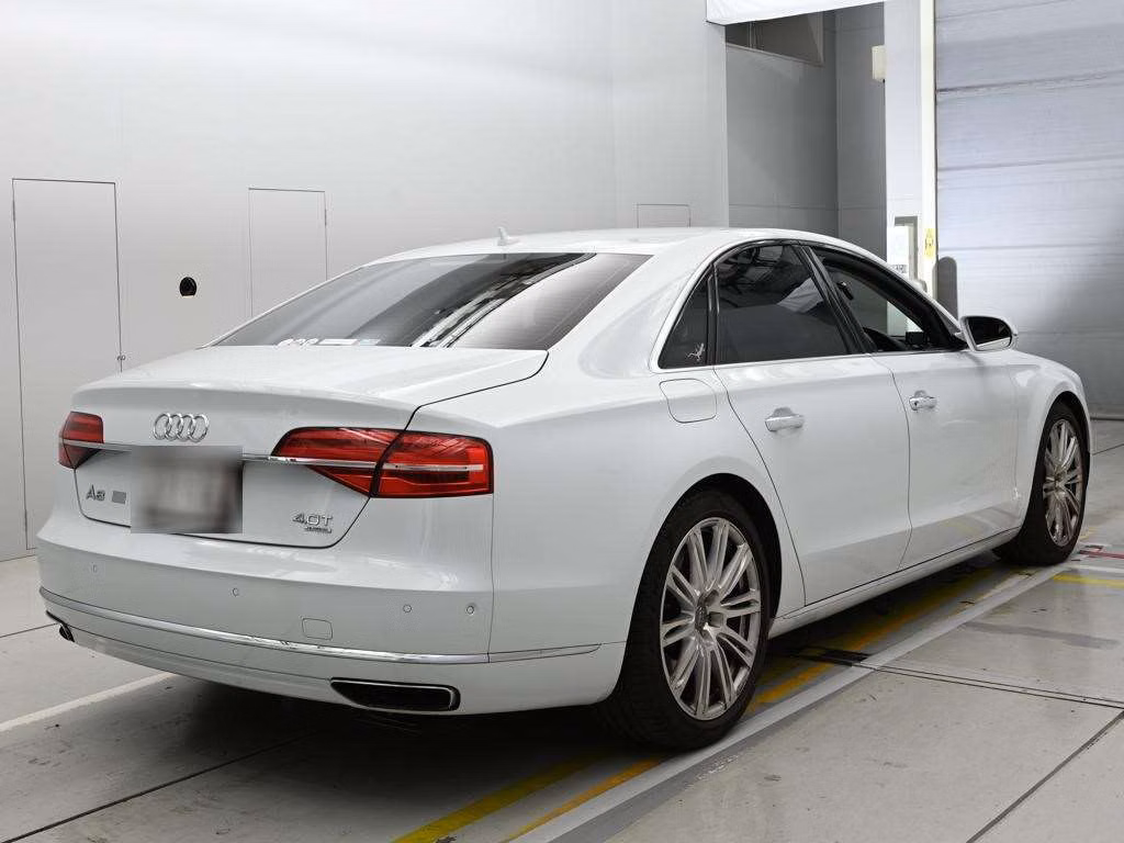 AUDI A8