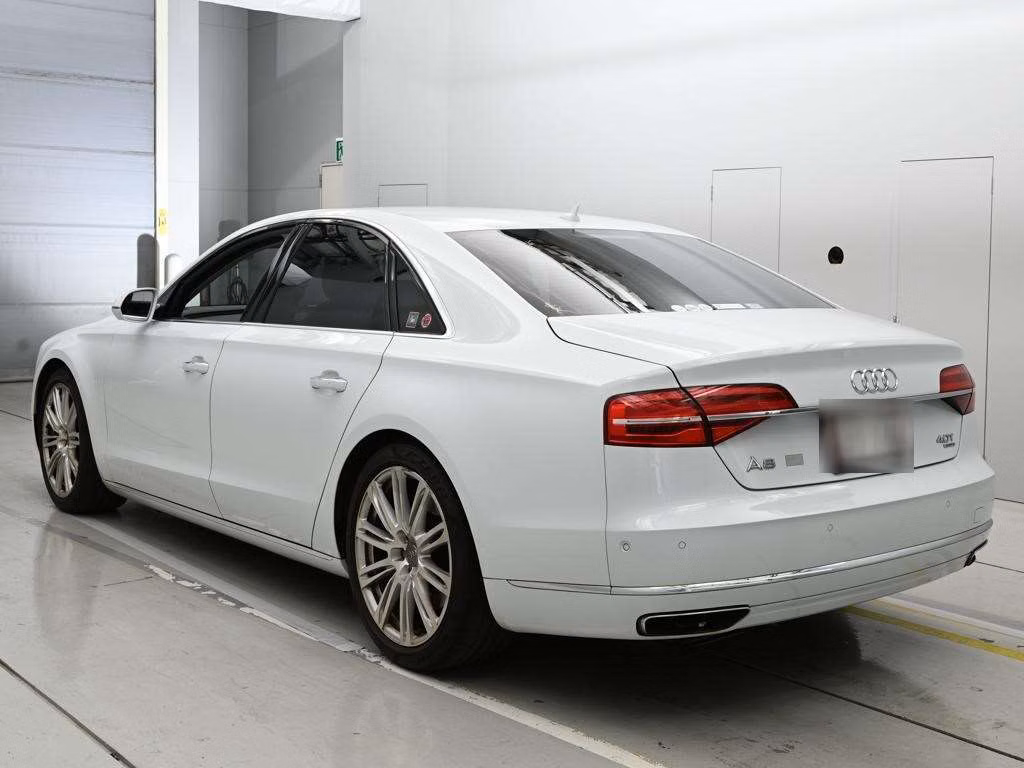 AUDI A8