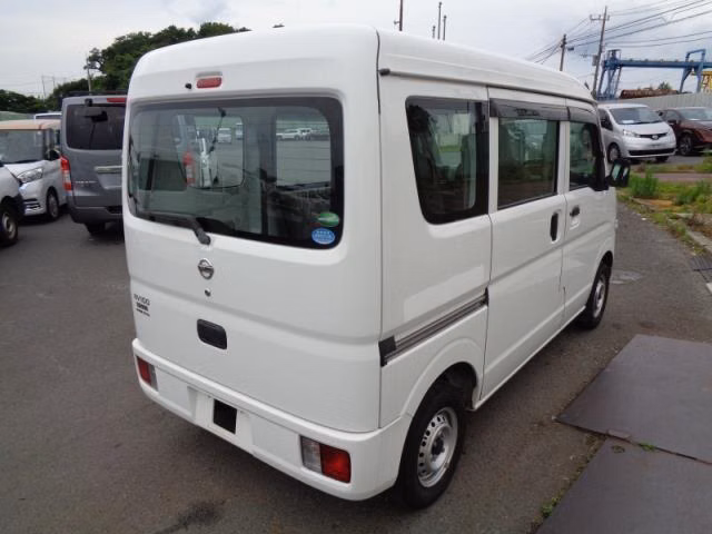 NISSAN NV100 CLIPPER