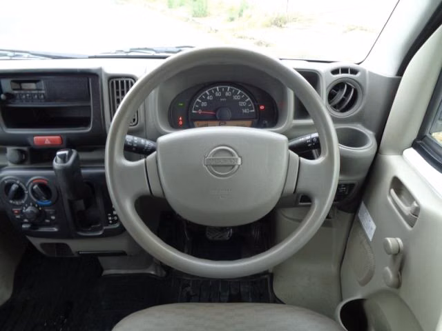 NISSAN NV100 CLIPPER