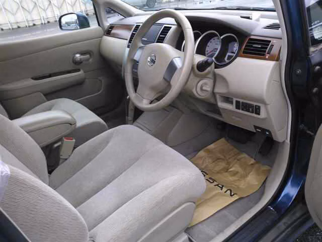 NISSAN TIIDA LATIO