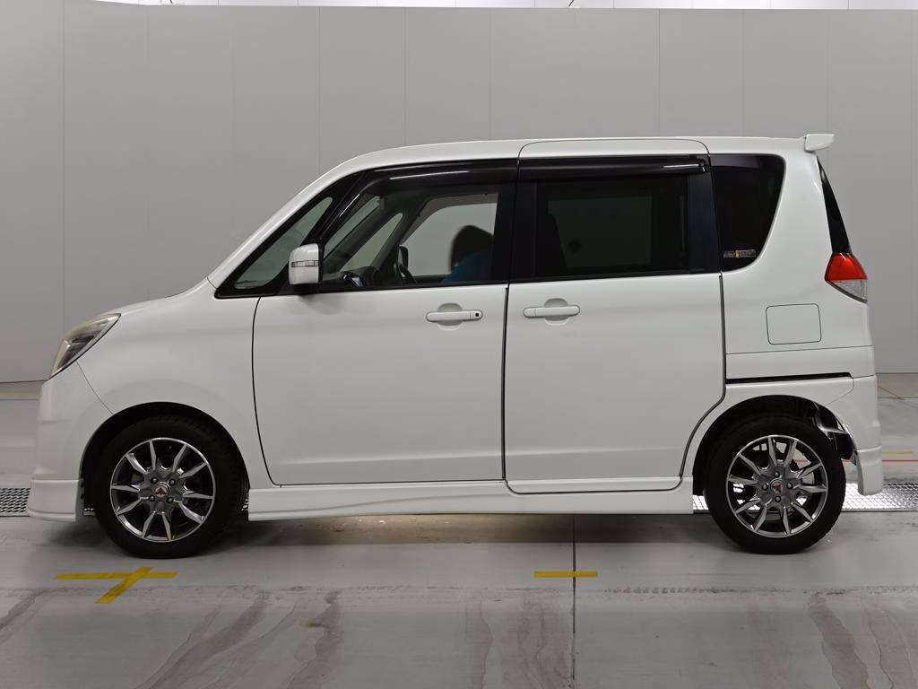 MITSUBISHI DELICA D:2