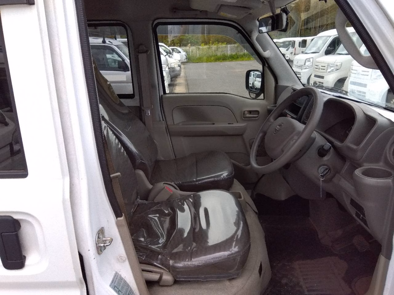 NISSAN NV100 CLIPPER