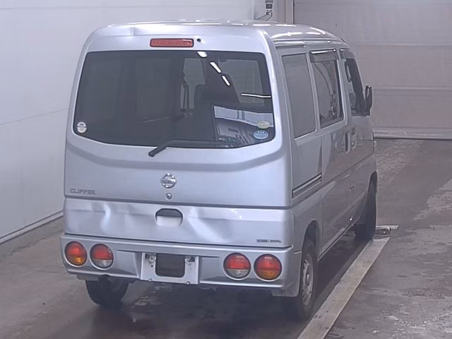 NISSAN CLIPPER
