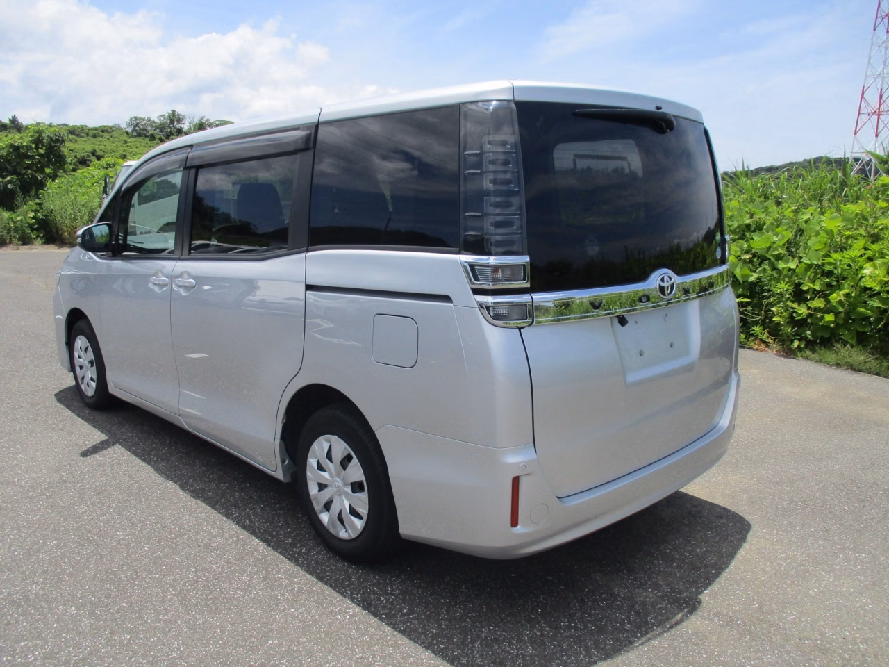 TOYOTA VOXY