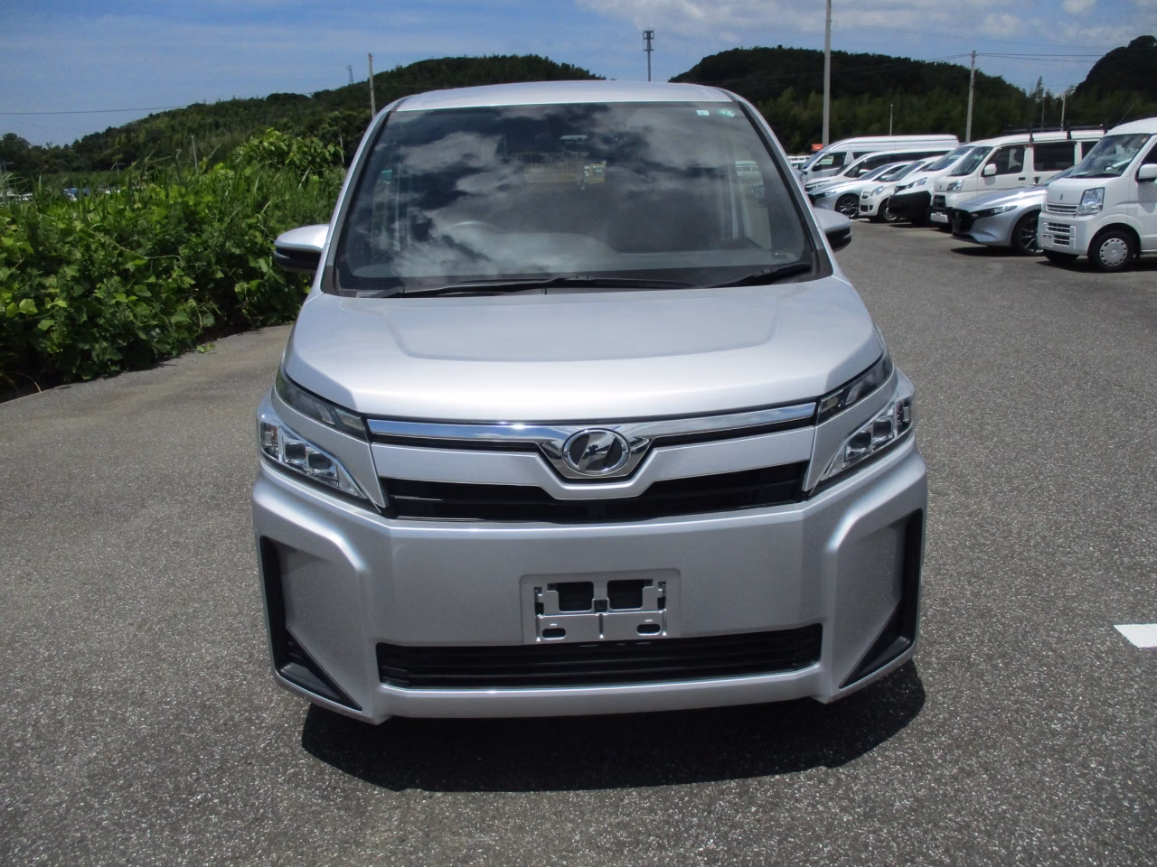 TOYOTA VOXY