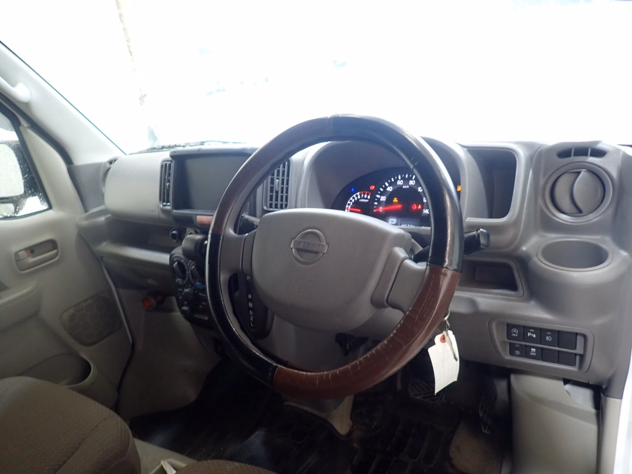 NISSAN NV100 CLIPPER
