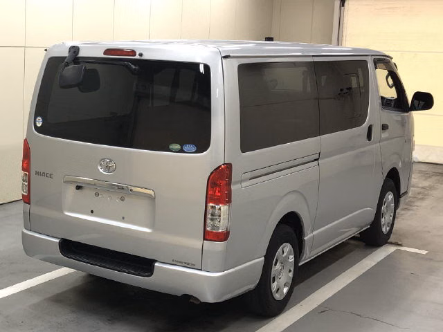TOYOTA REGIUS ACE