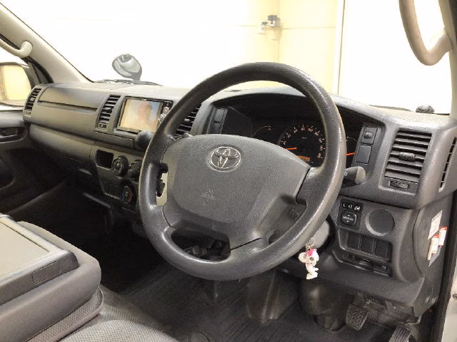 TOYOTA REGIUS ACE