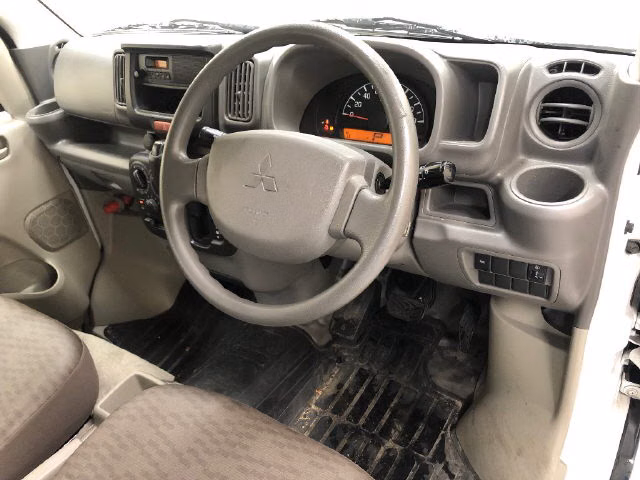 MITSUBISHI MINICAB