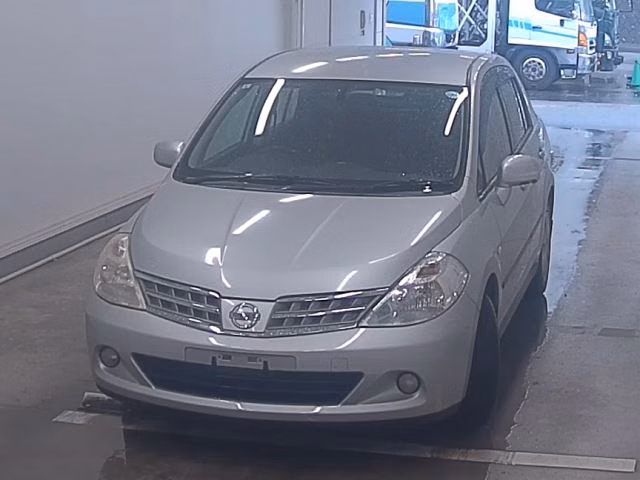NISSAN TIIDA LATIO