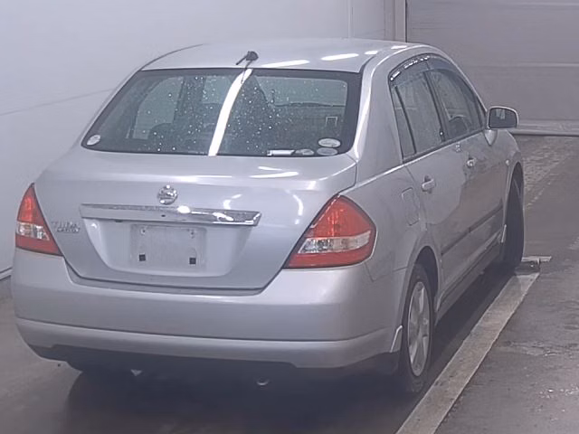 NISSAN TIIDA LATIO