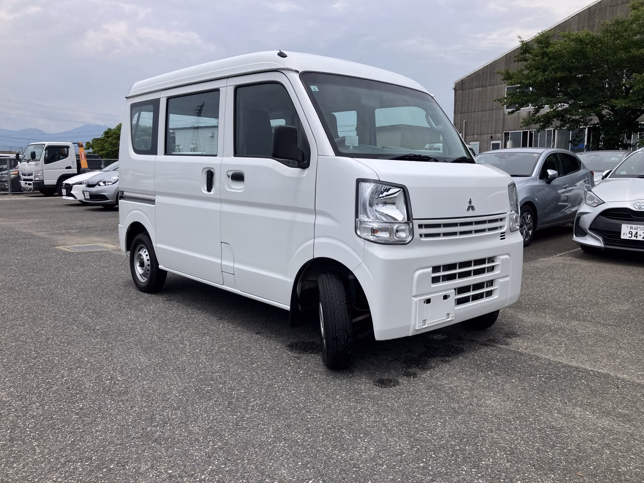 MITSUBISHI MINICAB