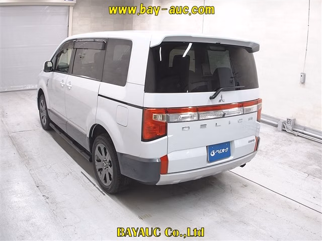 MITSUBISHI DELICA D:5