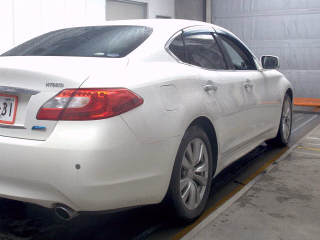NISSAN FUGA