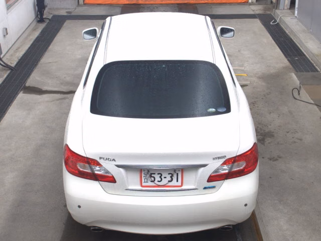 NISSAN FUGA