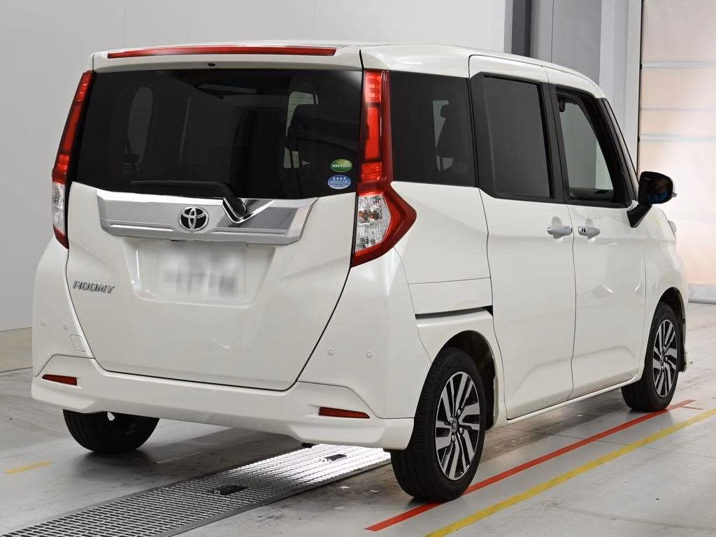 TOYOTA ROOMY