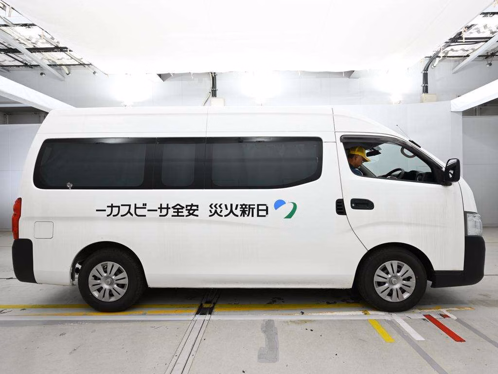 NISSAN NV350 CARAVAN