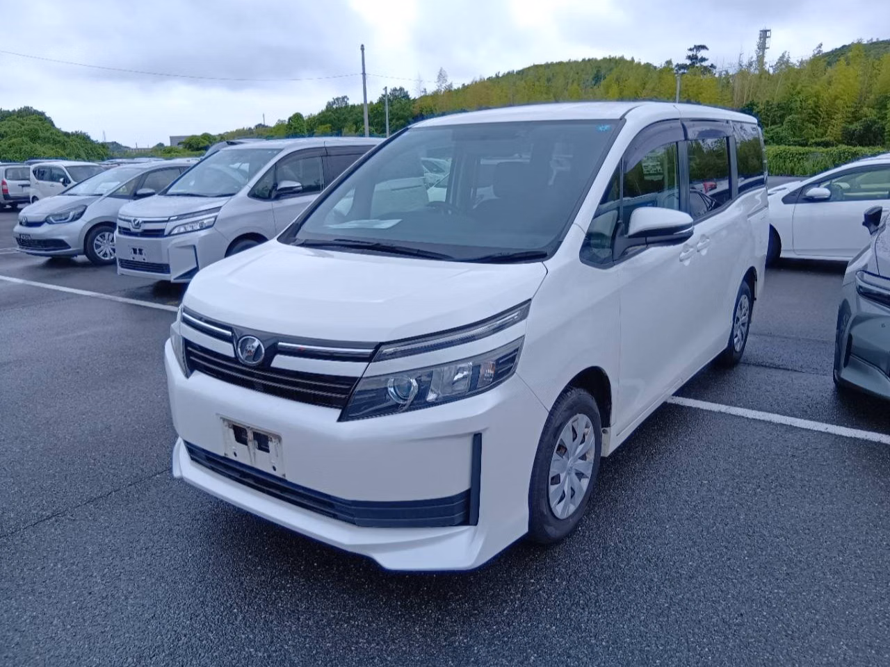 TOYOTA VOXY