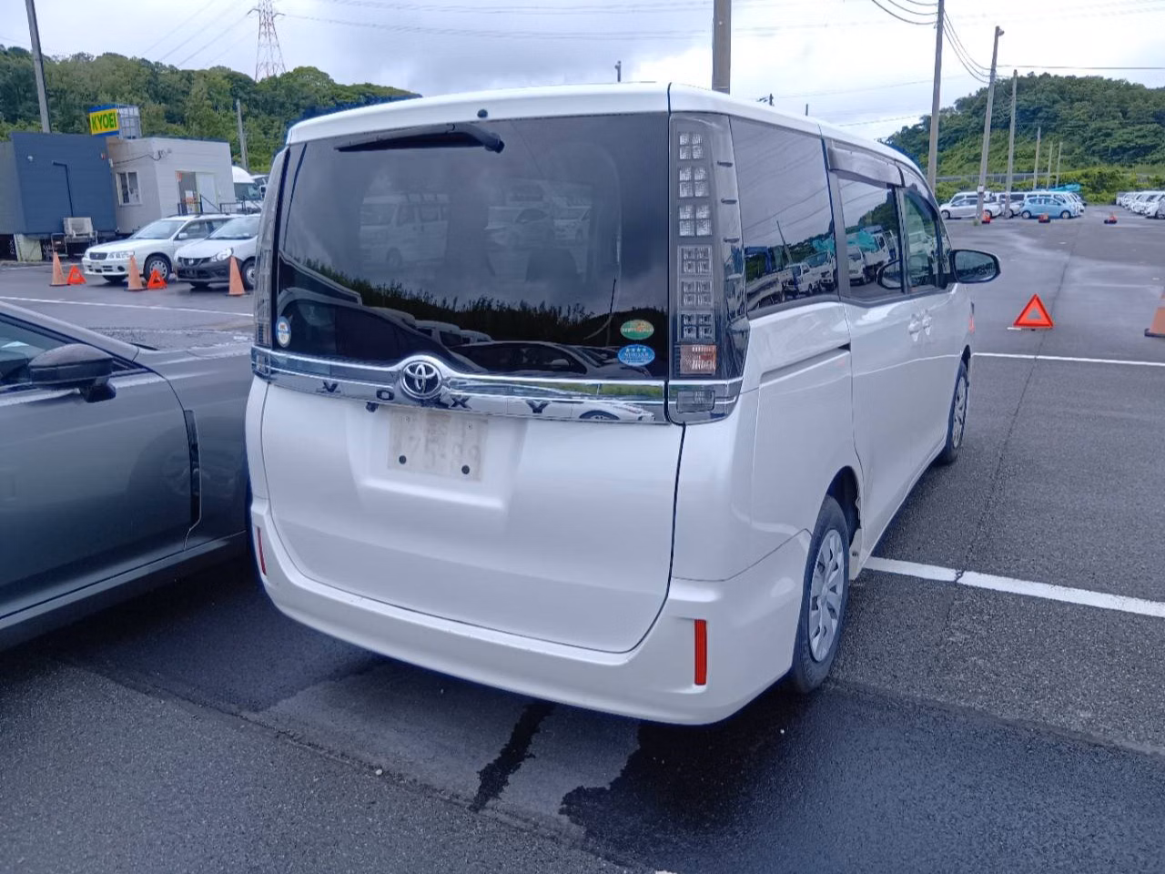 TOYOTA VOXY