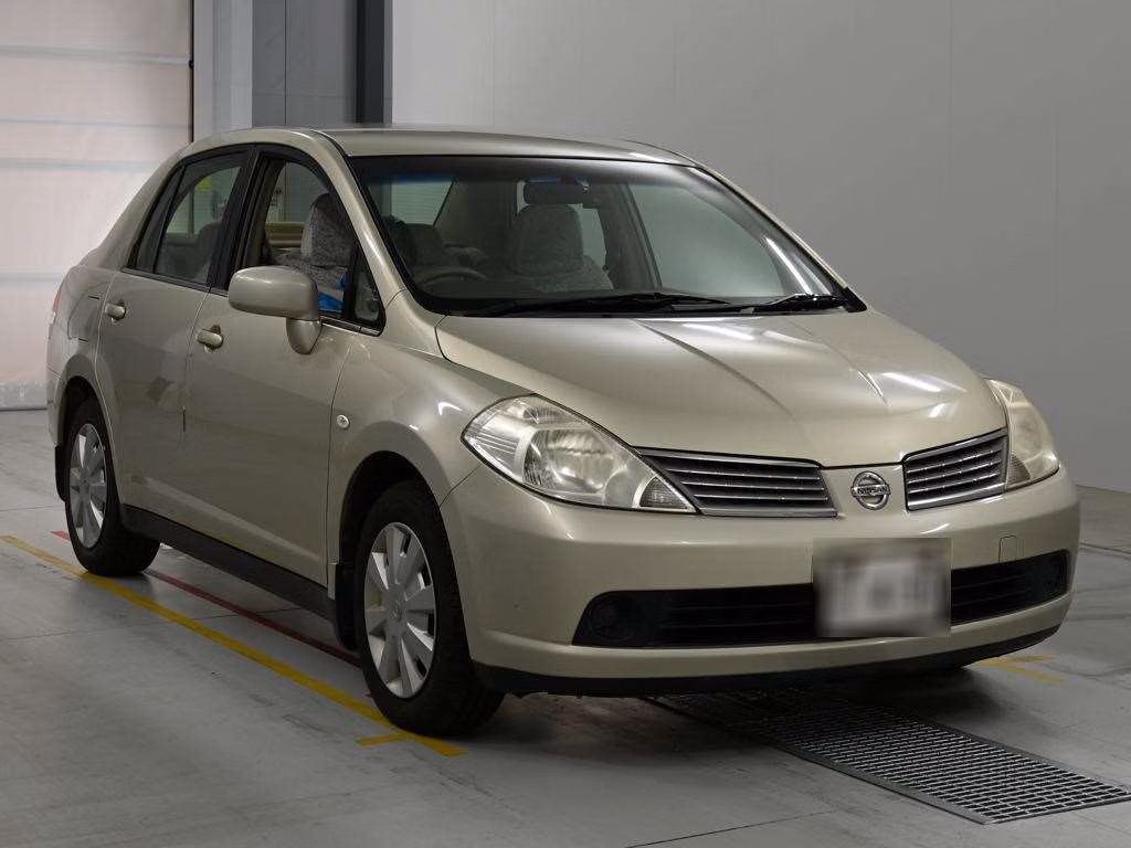 NISSAN TIIDA LATIO