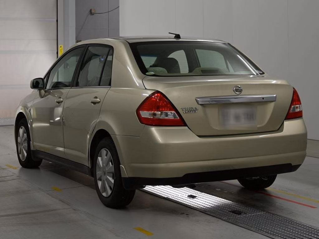 NISSAN TIIDA LATIO